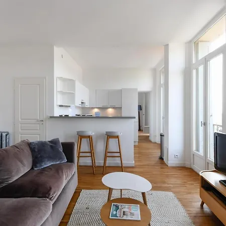 Апартаменты Superb Flat With Sea View In The Former Grand - Welkeys