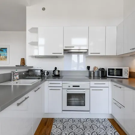 Superb Flat With Sea View In The Former Grand - Welkeys Апартаменты