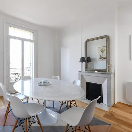 Superb Flat With Sea View In The Former Grand - Welkeys Апартаменты *