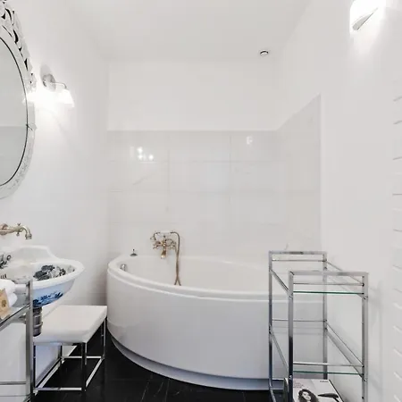 Superb Flat With Sea View In The Former Grand - Welkeys Апартаменты *